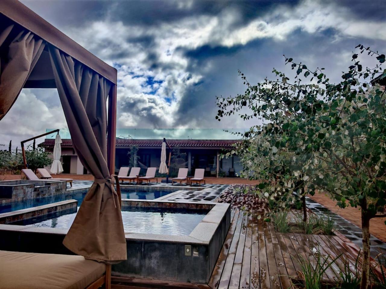 Hotel Flores De Sal-Valle De Guadalupe Bagian luar foto